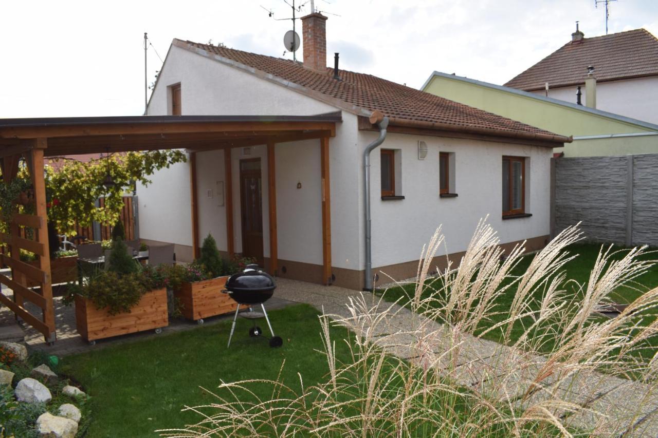 Bile Domky Apartment Lednice Exterior photo