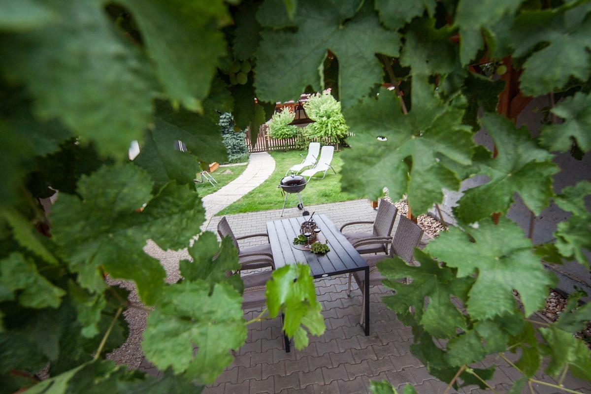 Bile Domky Apartment Lednice Exterior photo